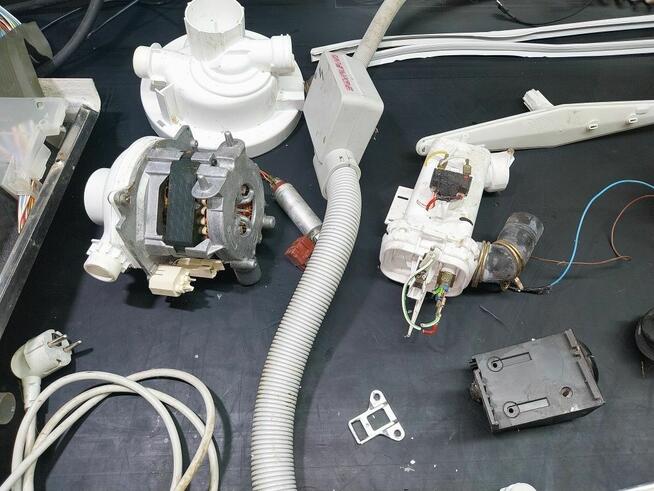 Zmywarka SIEMENS SR64000/06 części pompa grzałka kosze moduł