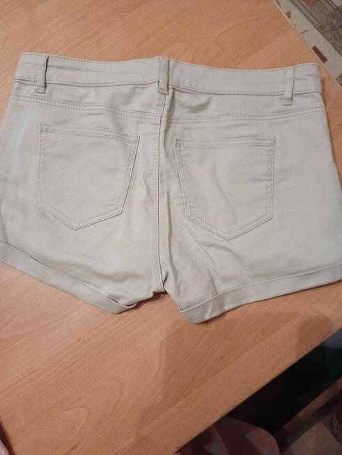 Śliczne spodenki damskie