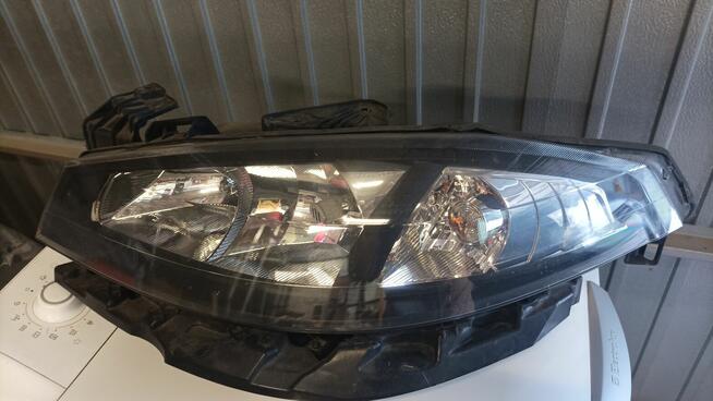 Renault Laguna II przednie reflektory - stan idealny