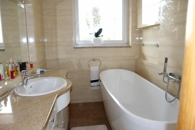 DUŻY DOM Z GARAŻEM I WIATĄ! OKAZJA! NOWA ATRAKCYJNA CENA! 85