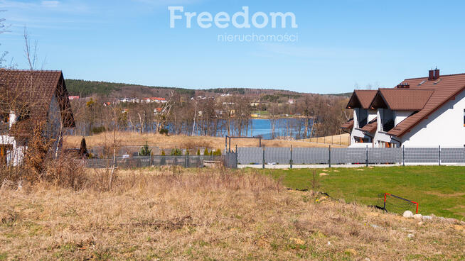 Bliźniak na sporej działce blisko jeziora !