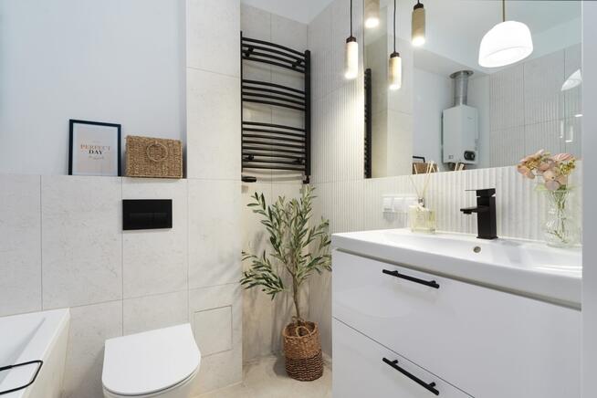 3 pokoje. CO miejskie| po gen. remoncie z widokiem