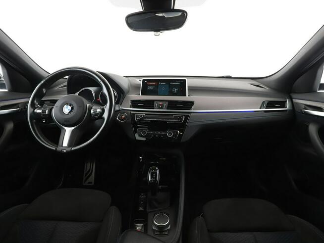 BMW X2 4x4 automat full LED sport grzane fotele navi klima auto panorama czuj