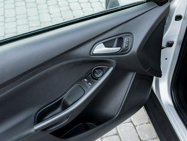 Ford Focus 1.5_Diesel_120 KM_118 tyś. km_LIFT