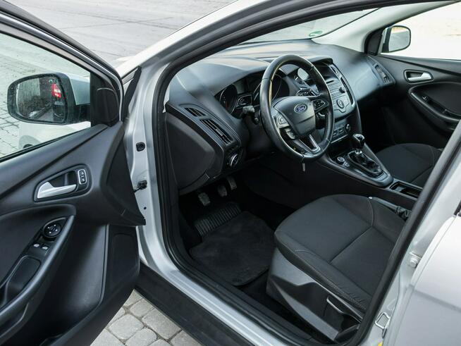 Ford Focus 1.5_Diesel_120 KM_118 tyś. km_LIFT