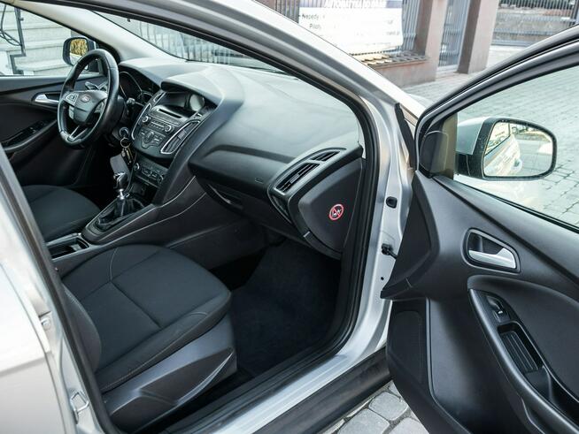 Ford Focus 1.5_Diesel_120 KM_118 tyś. km_LIFT