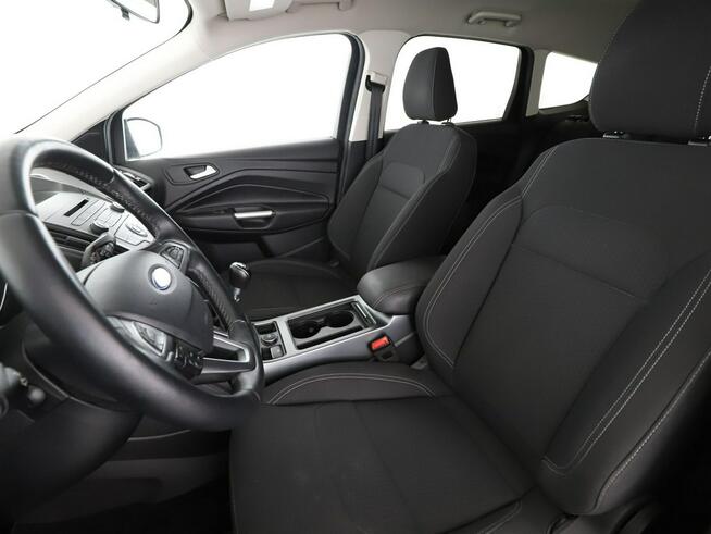 Ford Kuga klima auto grzane fotele i kierownica czujniki parkowania