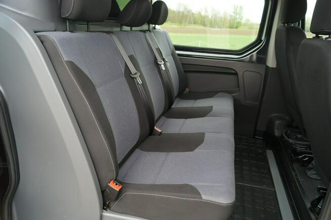 Opel Vivaro Brygadówka 1,6 125 km Navi Hak grz. fotele klimatronic doinwestowany