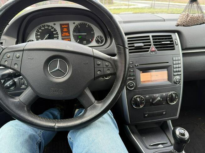 Mercedes B 180