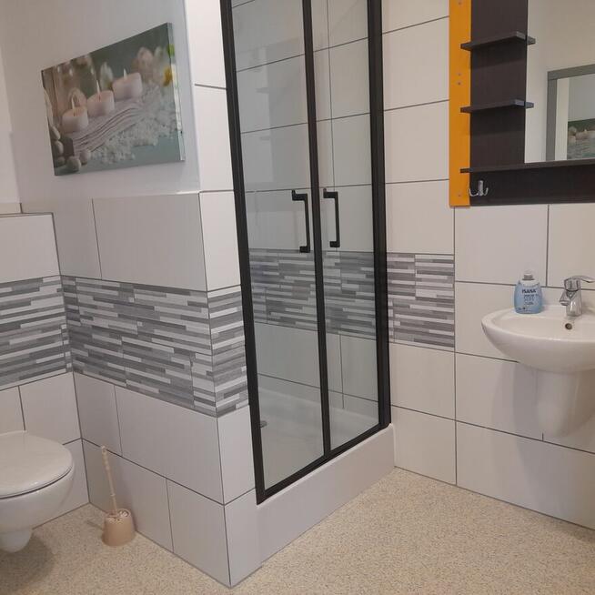 Kołobrzeg, dom: 6 apartamentow + 3 korty squasha