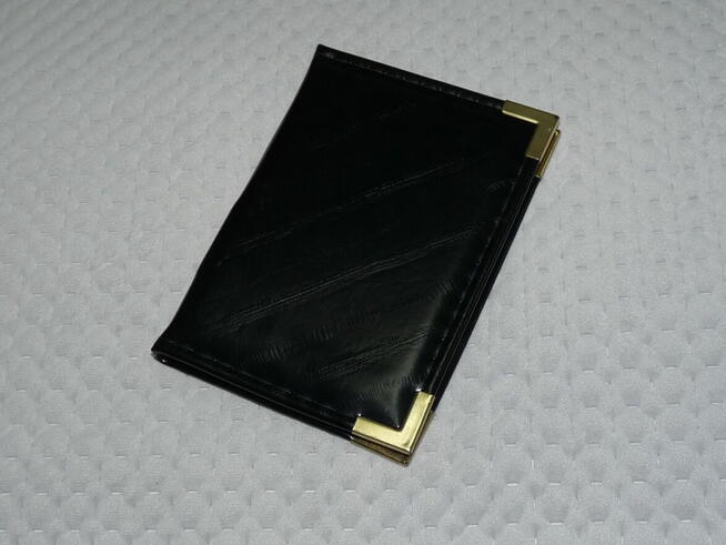 Notes z książeczką adresową w czarnej okładce