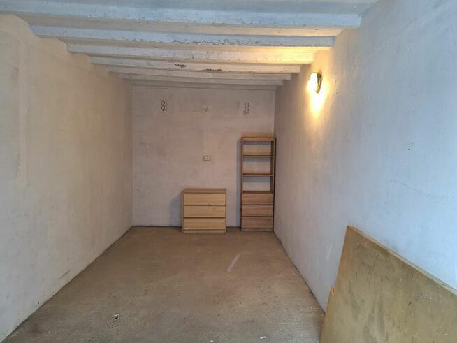 Garaż do wynajęcia na Osiedlu Piastowskim,15,4 m2.Jest prąd