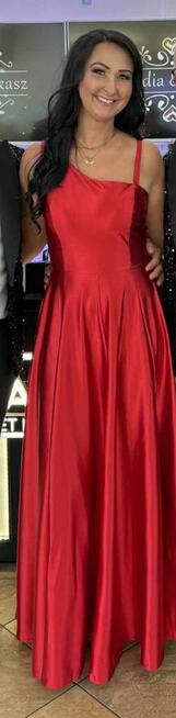 Czerwona suknia