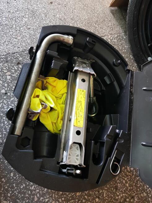 Stalowa felga samochodowa