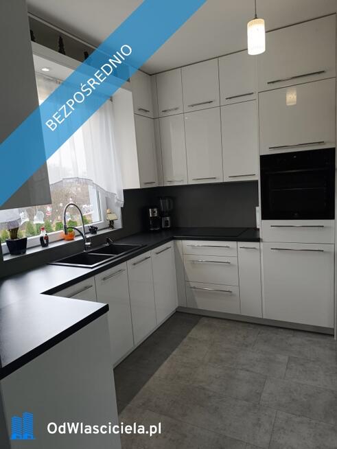 Dom wolnostojący 3 km od granicy Wrocławia, 10-15minut od centrum, działka 1000 m2, 2 garaże, fotowo