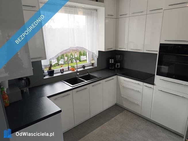 Dom wolnostojący 3 km od granicy Wrocławia, 10-15minut od centrum, działka 1000 m2, 2 garaże, fotowo