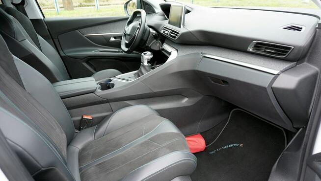 Peugeot 5008 Crossway _ wersja 7 osób _ czarny dach _ Bogate wyposażenie