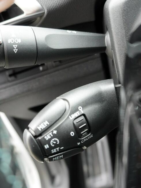 Peugeot 5008 Crossway _ wersja 7 osób _ czarny dach _ Bogate wyposażenie