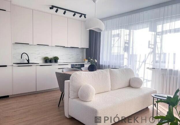 4-pokojowe mieszkanie na Pradze-Południe