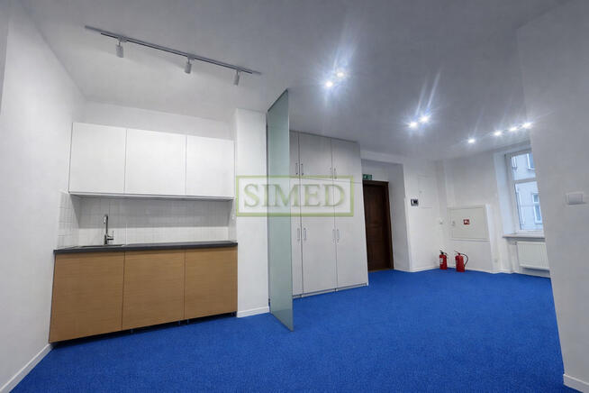 Odrestaurowana kamienica biurowa w Centrum