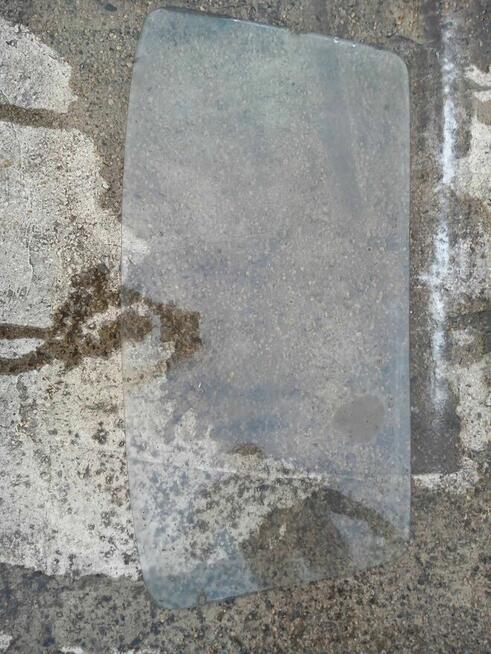 Sprzedam szyby oryginalne najprawdopodobniej do Trabanta