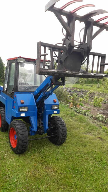 Motoryzacja mini ładowarka