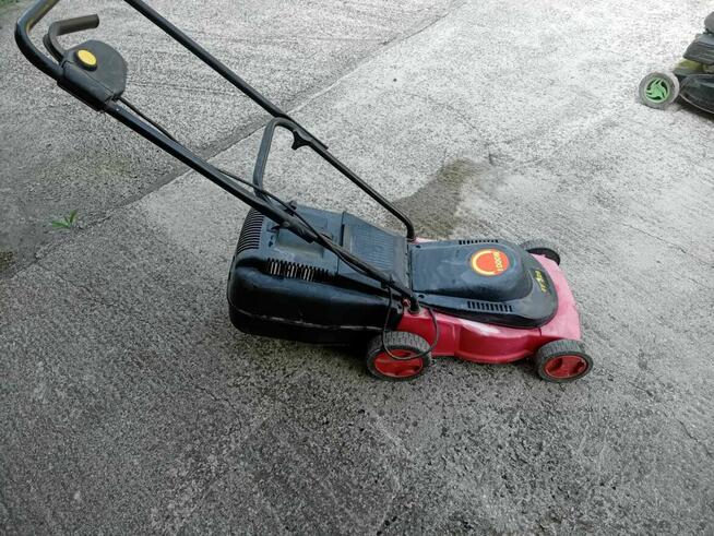 Sprzedam urządzenie do pielęgnacji trawników