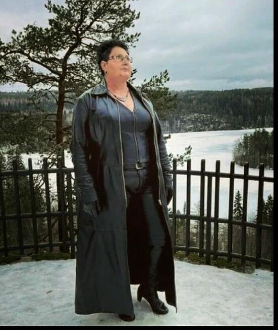 Starsza pozna młodszego