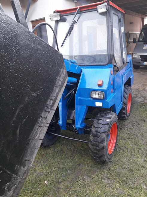 Motoryzacja mini ładowarka