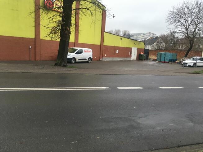 Budynek uslugowy z mieszkaniami 3 km do morza