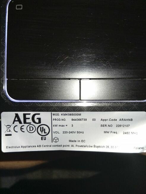 nowy piekarnik do zabudowy AEG.