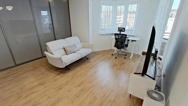 Sprzedam dwupokojowe mieszkanie z balkonem Bartla 19C (Kliny