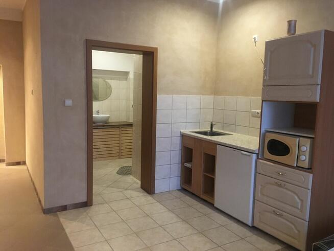 Budynek uslugowy z mieszkaniami 3 km do morza