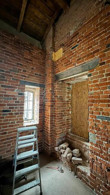 Piaskowanie, sodowanie, pudrowanie cegieł i drewna