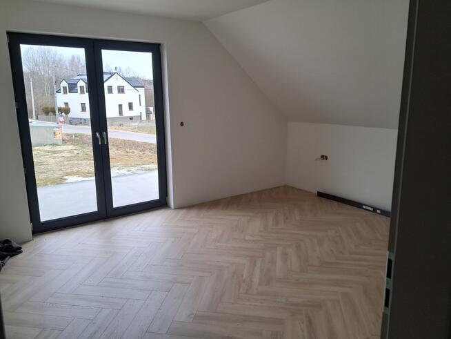 Dom NOWY ,212 m2, Piękne widoki , 5 km od Kielc