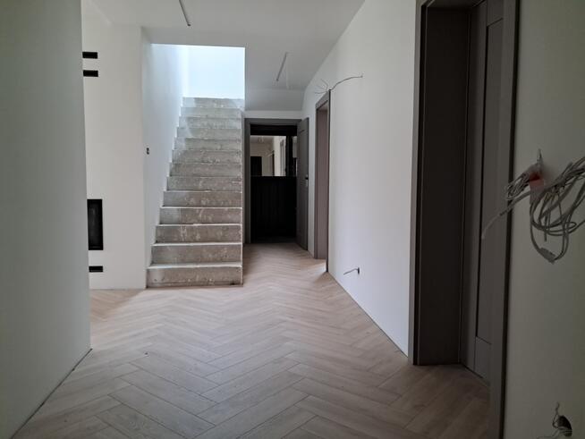 Dom NOWY ,212 m2, Piękne widoki , 5 km od Kielc