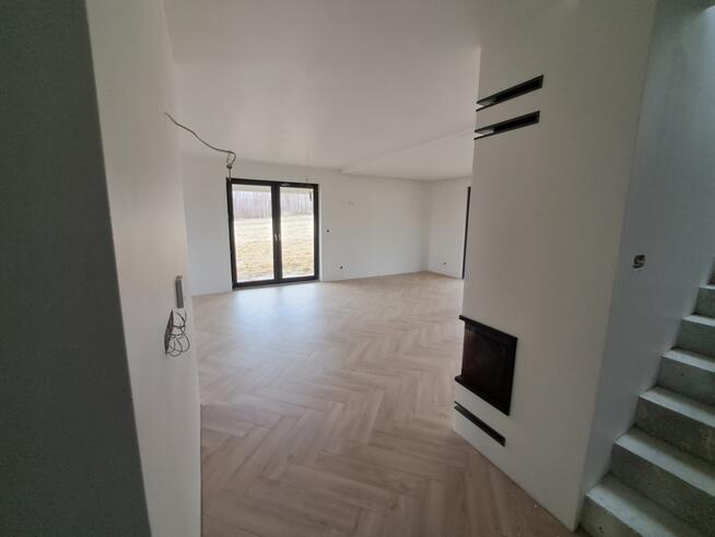 Dom NOWY ,212 m2, Piękne widoki , 5 km od Kielc