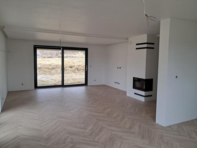 Dom NOWY ,212 m2, Piękne widoki , 5 km od Kielc