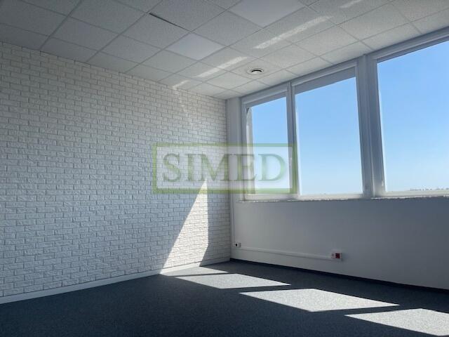 Biuro dostęp 24h , recepcja,w byłej fabryce Włochy