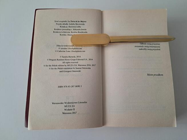 Książka „Ziemia kobiet” S. Barneda, do sprzedania