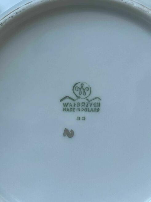 Porcelana Wałbrzych. Serwis obiadowy dla 6 osób. 30 elementów