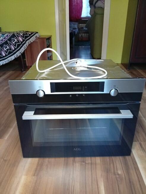 nowy piekarnik do zabudowy AEG.