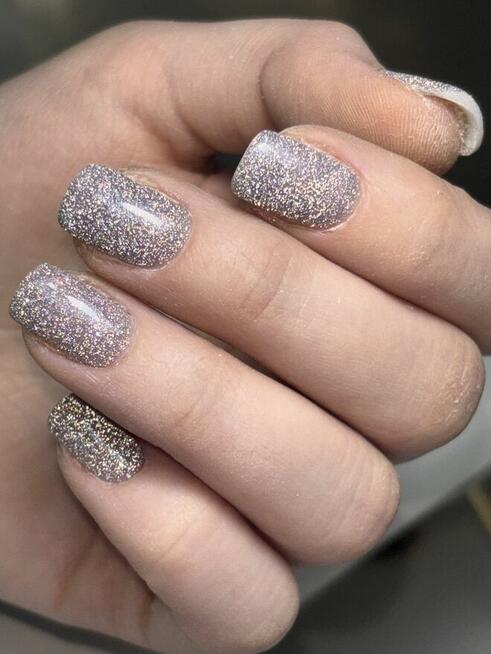 Stylistka paznokci szuka pracy