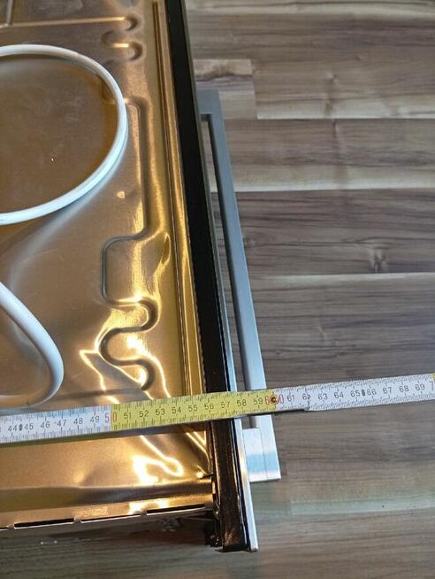 nowy piekarnik do zabudowy AEG.