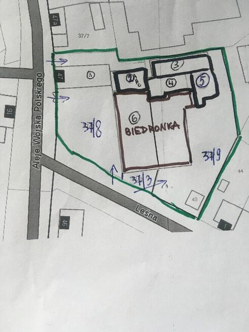 Budynek uslugowy z mieszkaniami 3 km do morza