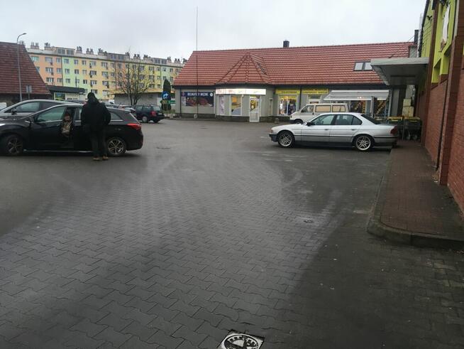 Budynek uslugowy z mieszkaniami 3 km do morza