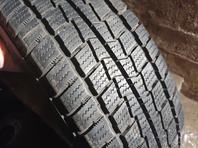 Opona Hankook RW06 215,70,16C