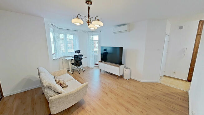 Sprzedam dwupokojowe mieszkanie z balkonem Bartla 19C (Kliny