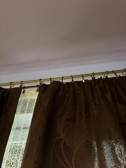 Zestaw brązowych zasłon z firanami