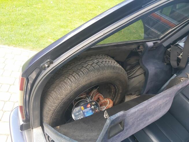 Mercedes-Benz E 124 T wersja 7 osobowa w skórze skandynawska